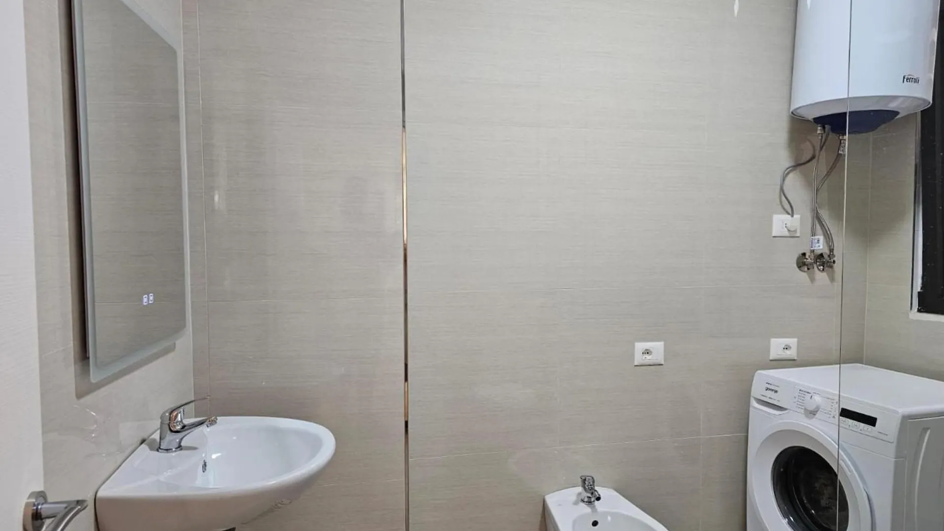 Comfort & Convenience In Saranda Apartamento